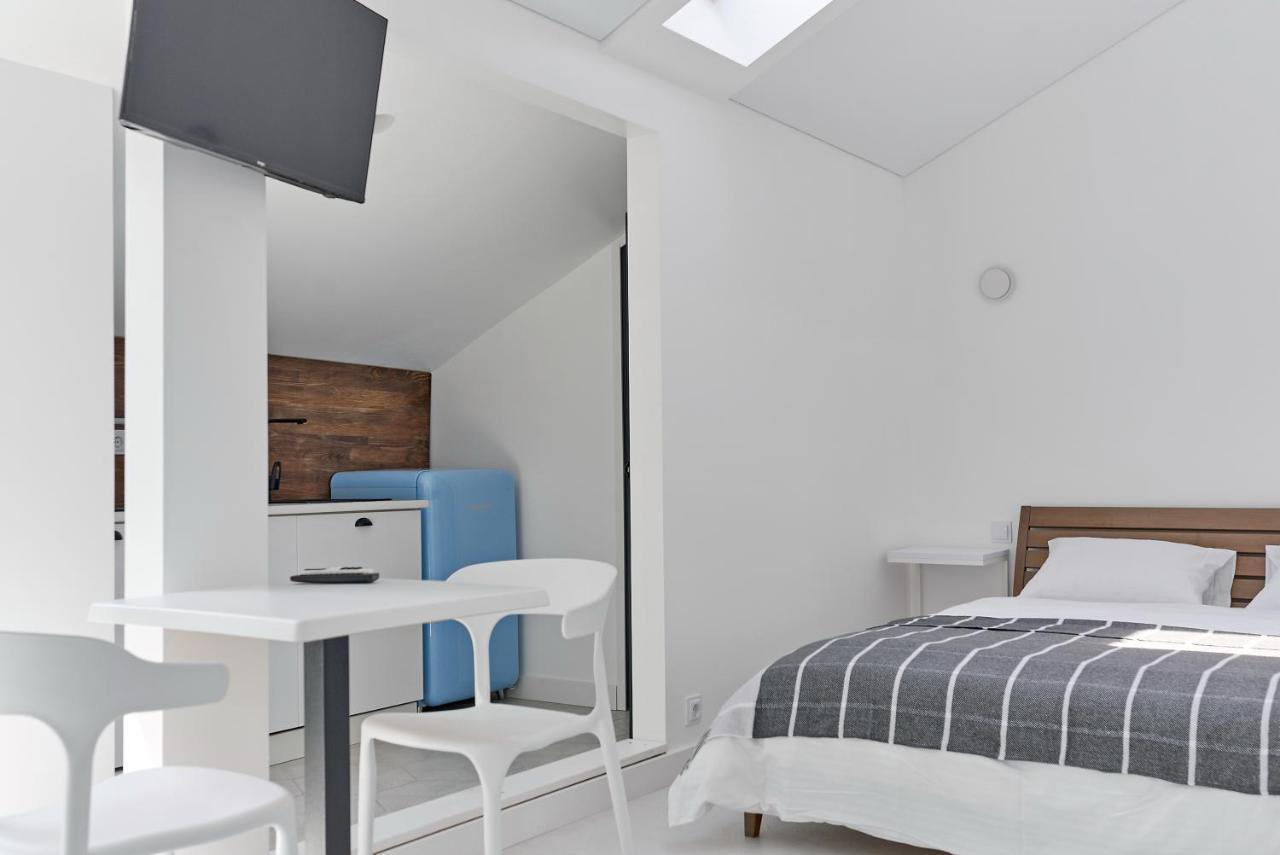 White Door Apartments Mansard Heart Of Odessa 2 Exterior foto